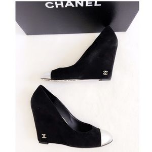 Authentic Chanel Scarpins Velvet Pumps heels 38